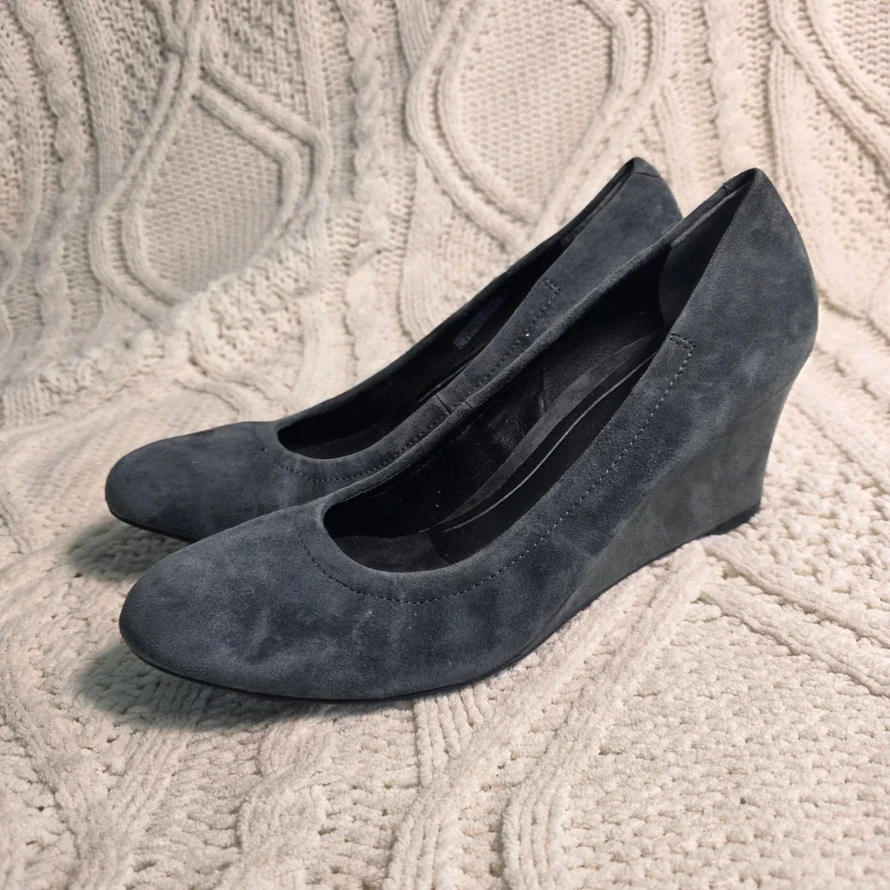 Vionic Camden Wedge Pumps Gray Suede Round Toe Womens 10 Excellent